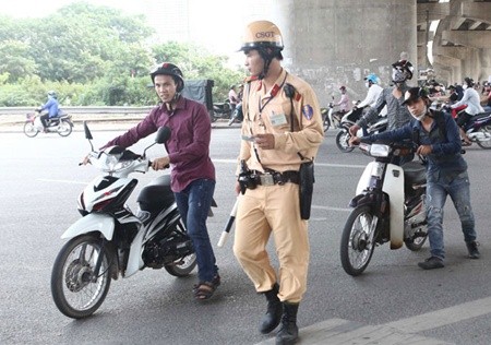 Hanoi Police check helmet quality