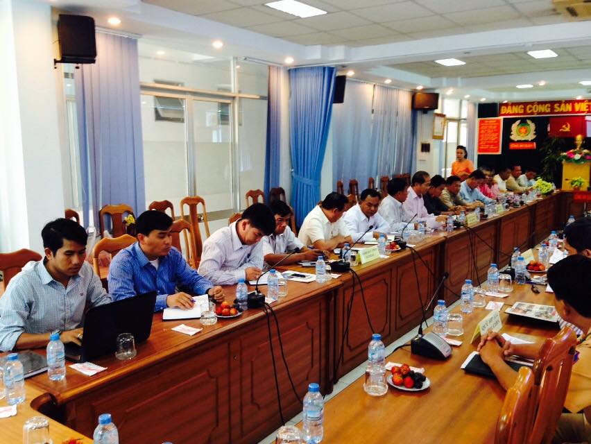 Cambodian traffic police discuss best practices in road safety in Vietnam